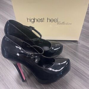 The Highest Heel black patent leather Mary Jane pumps size 9